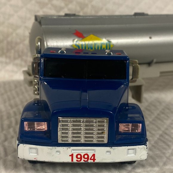 1994 Sunoco “Horn & Back-up alarm sounds” Tanker Truck, with running lights - Picture 8 of 15